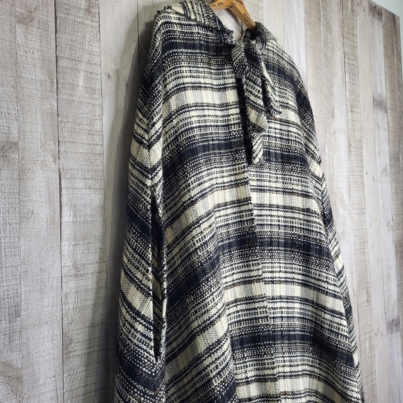 Arola Wool Black and White Plaid Cape/Poncho With Hood. Black & White - Picture 4 of 15